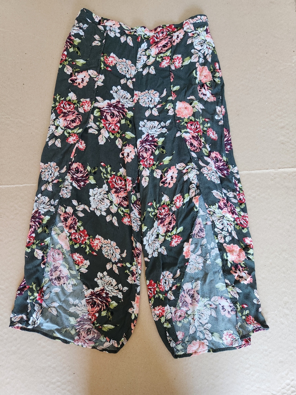 Girls Floral Wide-Leg Crop Pants - Dark Green